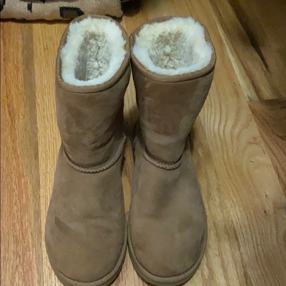 Short classic ugg boots